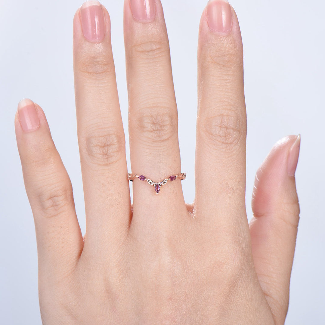Vintage Curved V amethyst wedding band yellow gold leaf vine matching band purple crystal art deco stacking promise ring anniversary gift - PENFINE