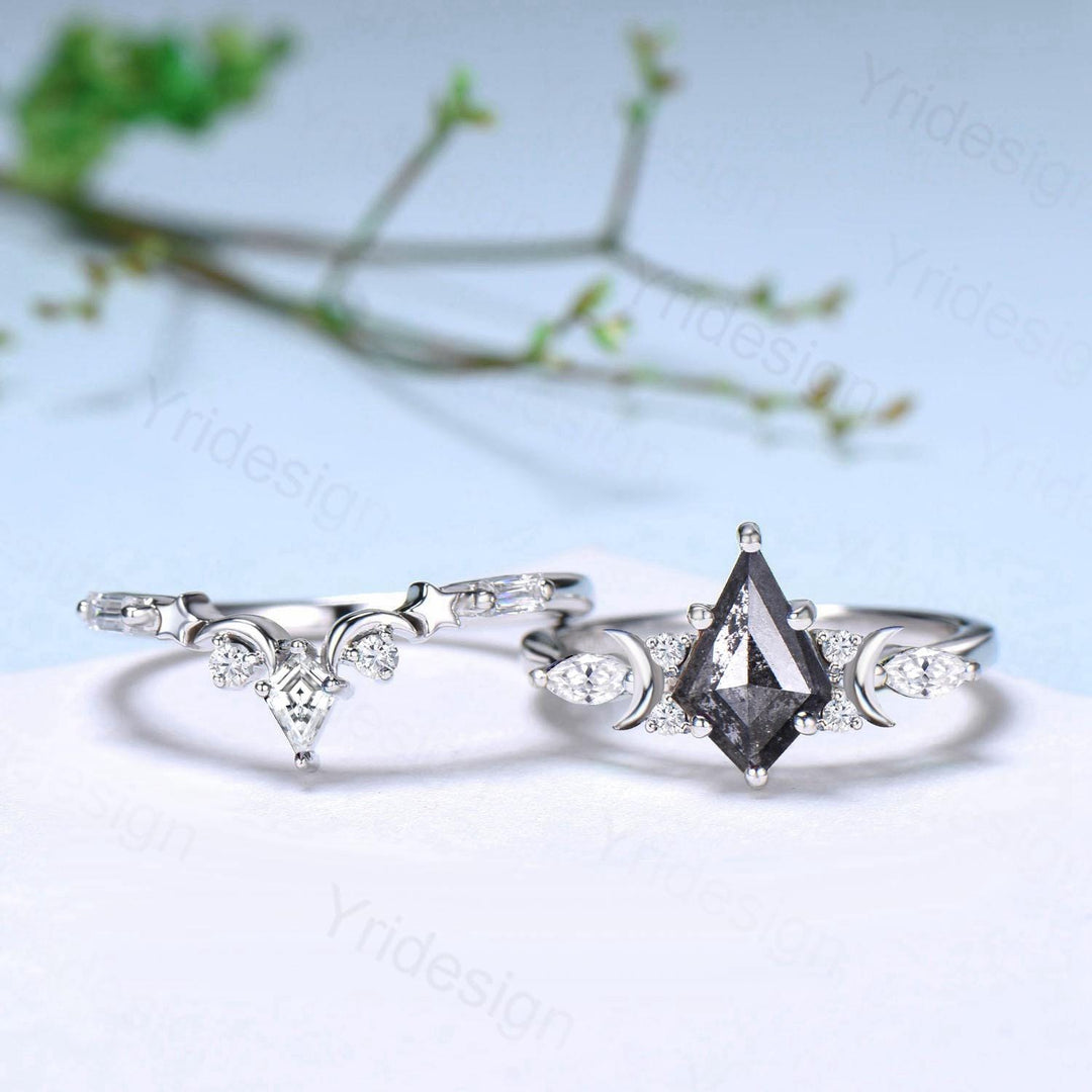 Vintage kite cut salt and pepper diamond engagement ring set Moons and star black gold diamond ring gothic bridal wedding set handmade gifts - PENFINE