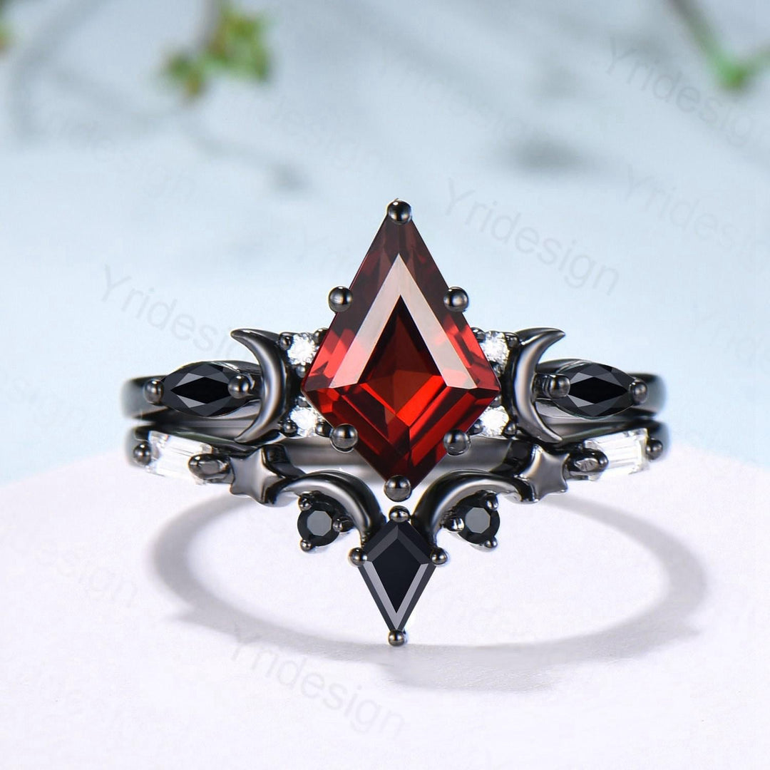 Unique Black gold kite cut garnet ring Unique crescent moon star January birthstone engagement ring black spinel delicate bridal wedding set - PENFINE