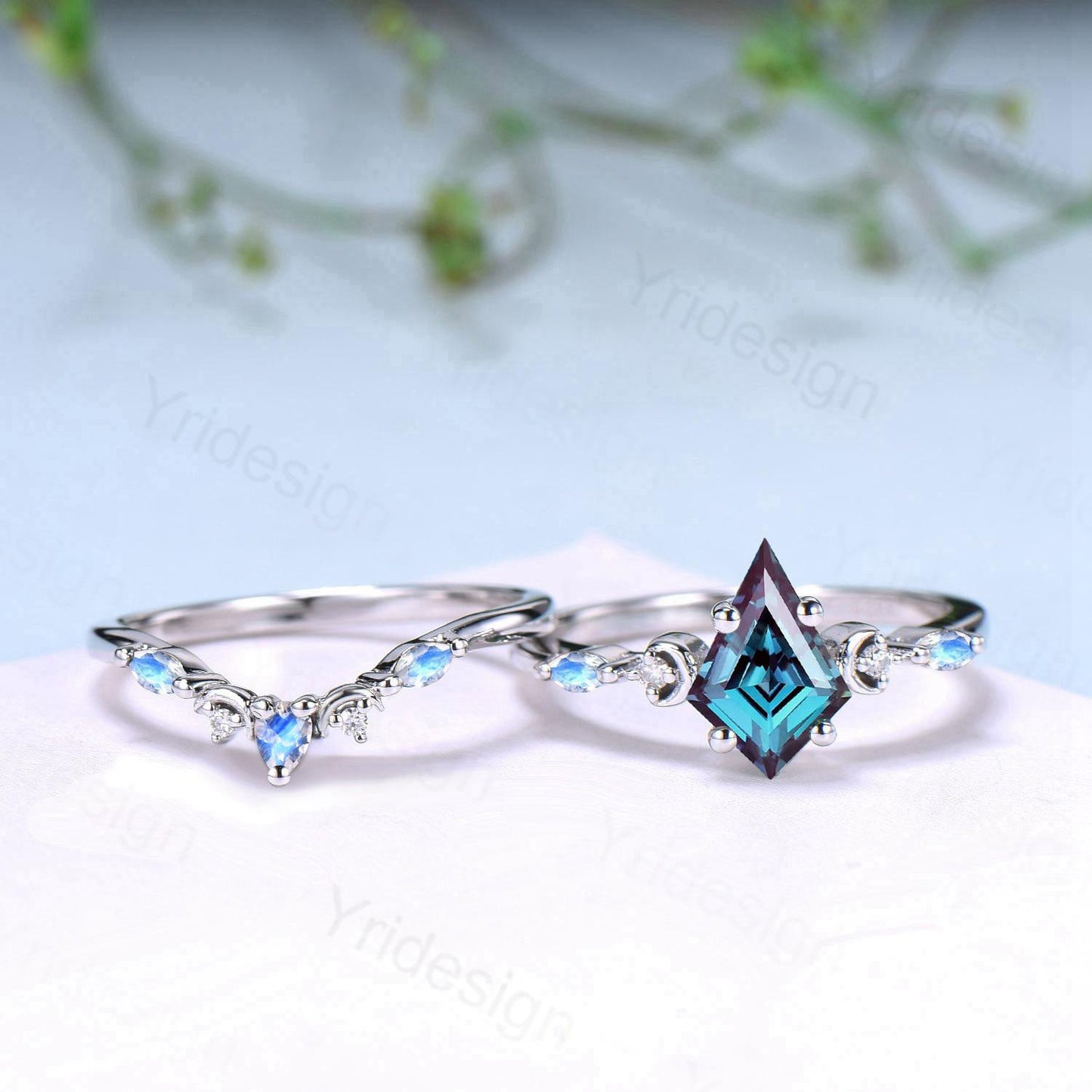 Vintage kite cut alexandrite ring Five Stone crescent moon June birthstone engagement ring Moonstone bridal wedding set anniversary gifts - PENFINE