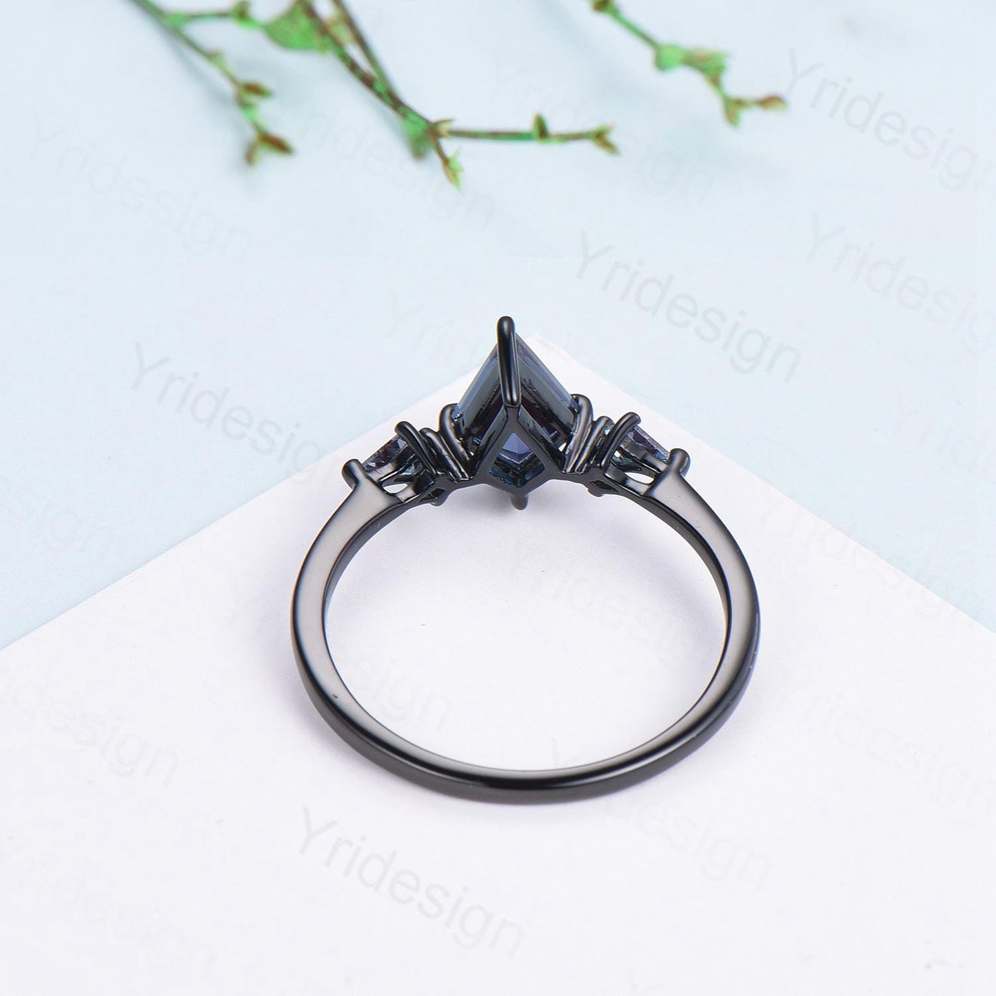 Minimalist Black Gold Three Stone Lab Grown Diamond Ring Kite Cut Natural Salt And Pepper Diamond Engagement Ring Silver Alexandrite Ring - PENFINE