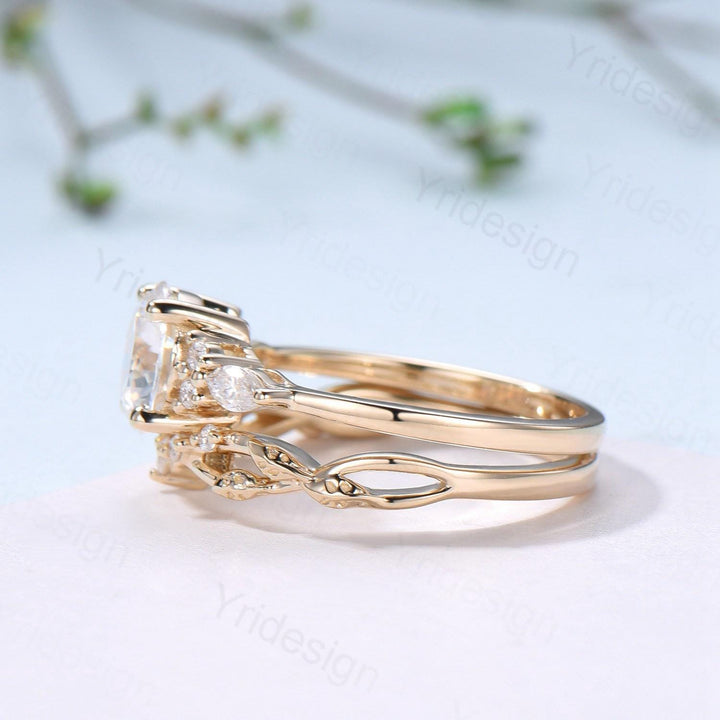 Vintage Round Cut Moissanite Engagement Ring Set 14K Yellow Gold Lab Grown Diamond Bridal Ring Set 2pcs Anniversary Promise Ring Set Women - PENFINE