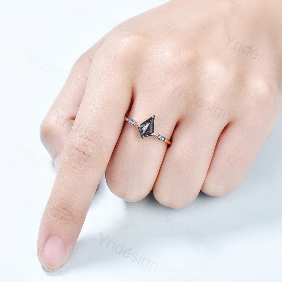 Simple Kite Cut Salt And Pepper Diamond Ring Minimalist Pepper Black Diamond Engagement Ring Vintage Rose Gold Rutilated Quartz Promise Ring - PENFINE