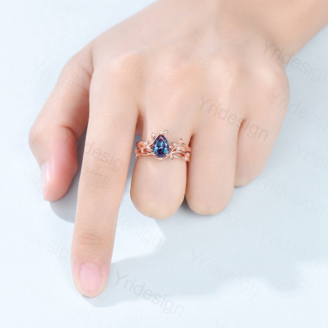 Pear shaped alexandrite wedding ring set rose gold vintage Leaf vine alexandrite engagement ring for women Unique June Birthstone bridal set - PENFINE