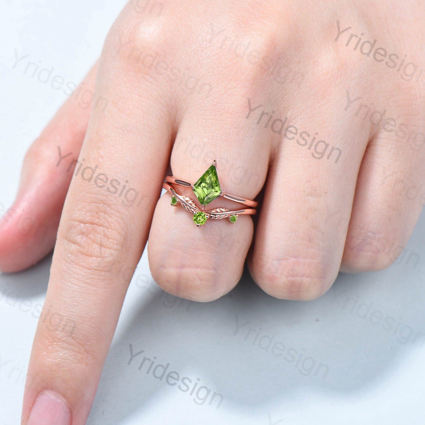 Minimalist Peridot Ring kite shaped Dainty engagement ring set rose gold Solitaire Bridal Set leaf stacking band vintage August birthstone - PENFINE
