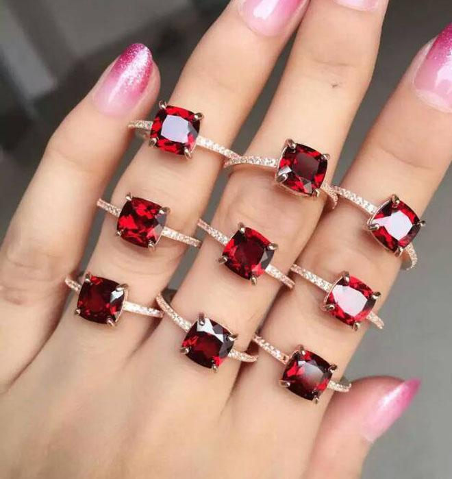 The Complete Guide to Buy a Garnet Engagement Ring? 10 Things You Should Know - PENFINE