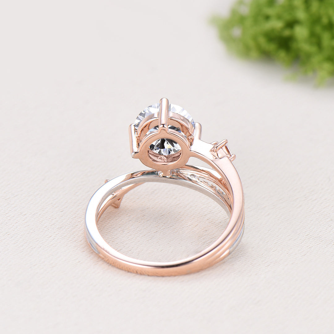 Unique Two Tone Moissanite Engagement Ring 7mm Round Cut Split Shank Rose White Gold Wedding Ring Twisted Diamond Band Anniversary Gift