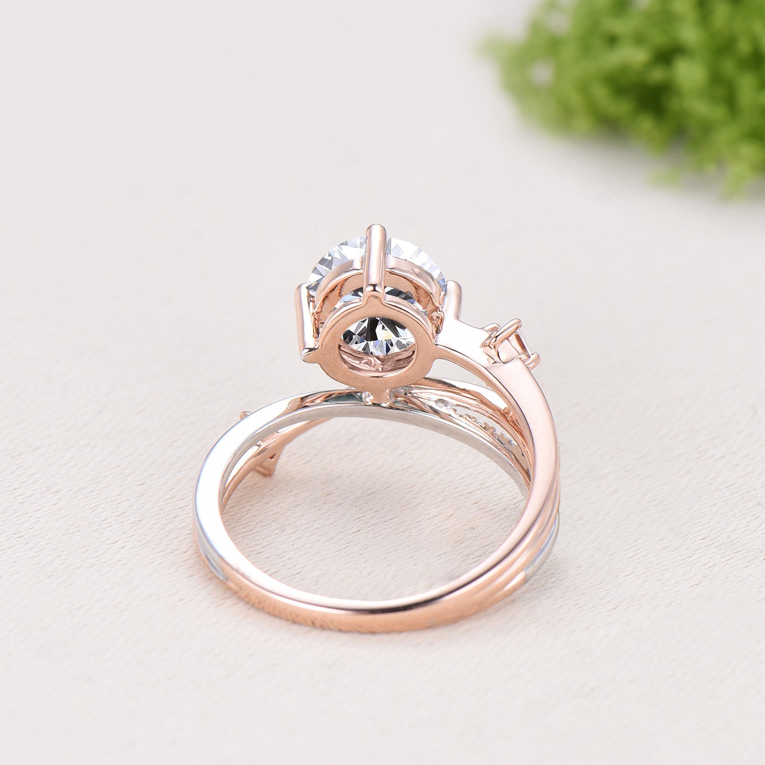 Unique Two Tone Moissanite Engagement Ring 7mm Round Cut Split Shank Rose White Gold Wedding Ring Twisted Diamond Band Anniversary Gift