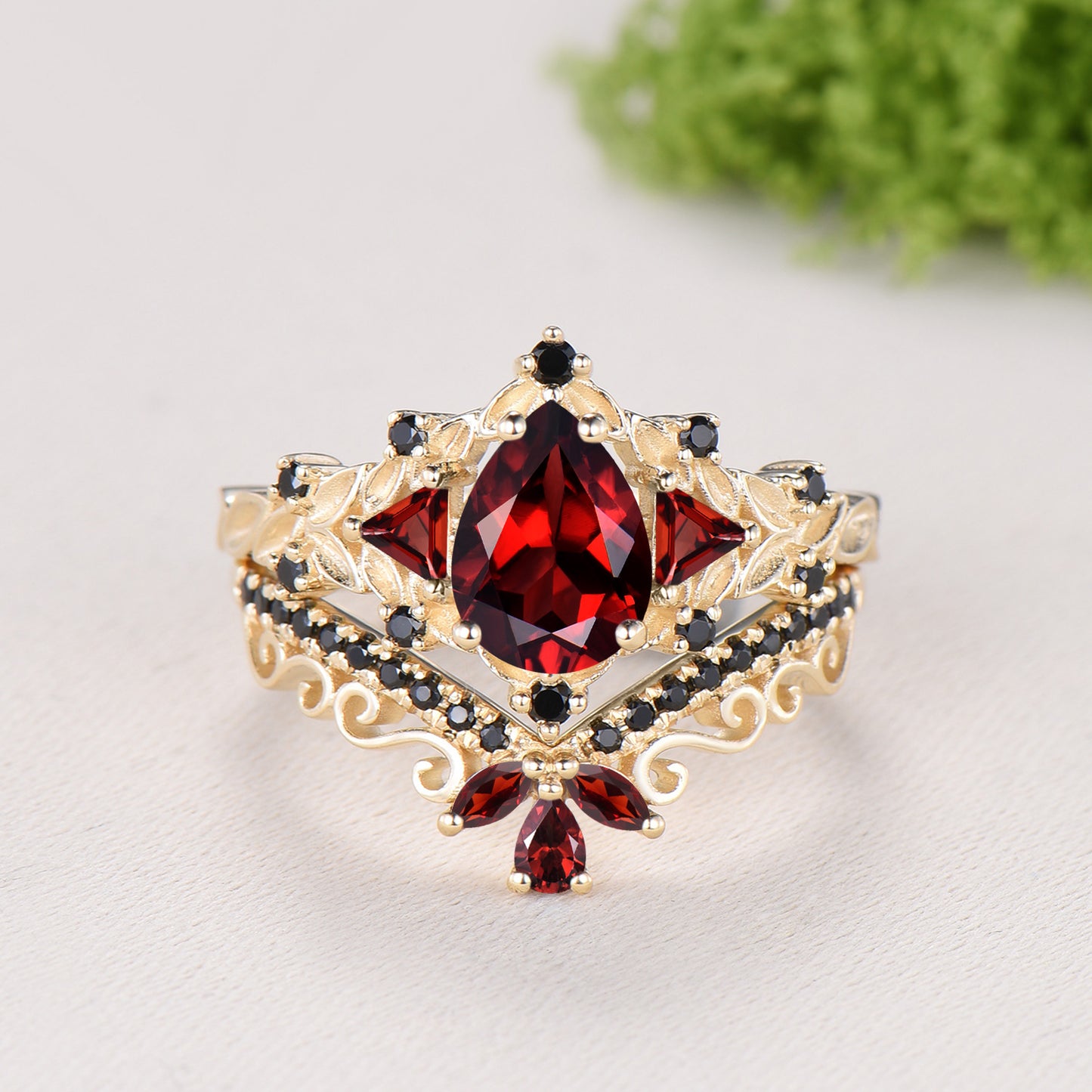 Leaf Vine Garnet Engagement Ring Set Pear Cut Art Deco January Birthstone Black Spinel Bridal Set 14K Yellow Gold Nature Inspired Jewelry