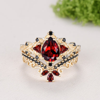 Leaf Vine Garnet Engagement Ring Set Pear Cut Art Deco January Birthstone Black Spinel Bridal Set 14K Yellow Gold Nature Inspired Jewelry