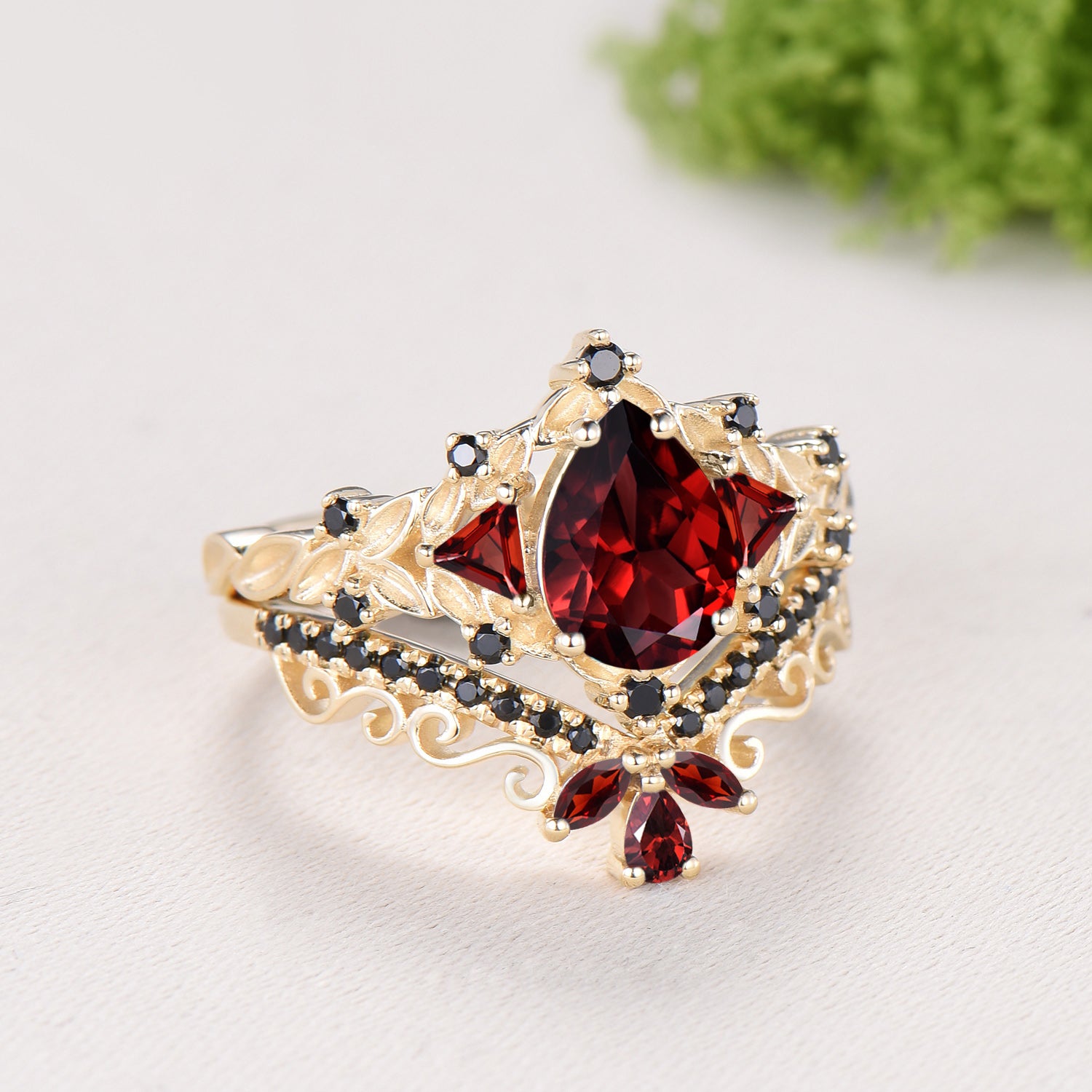 Leaf Vine Garnet Engagement Ring Set Pear Cut Art Deco January Birthstone Black Spinel Bridal Set 14K Yellow Gold Nature Inspired Jewelry