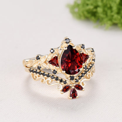 Leaf Vine Garnet Engagement Ring Set Pear Cut Art Deco January Birthstone Black Spinel Bridal Set 14K Yellow Gold Nature Inspired Jewelry