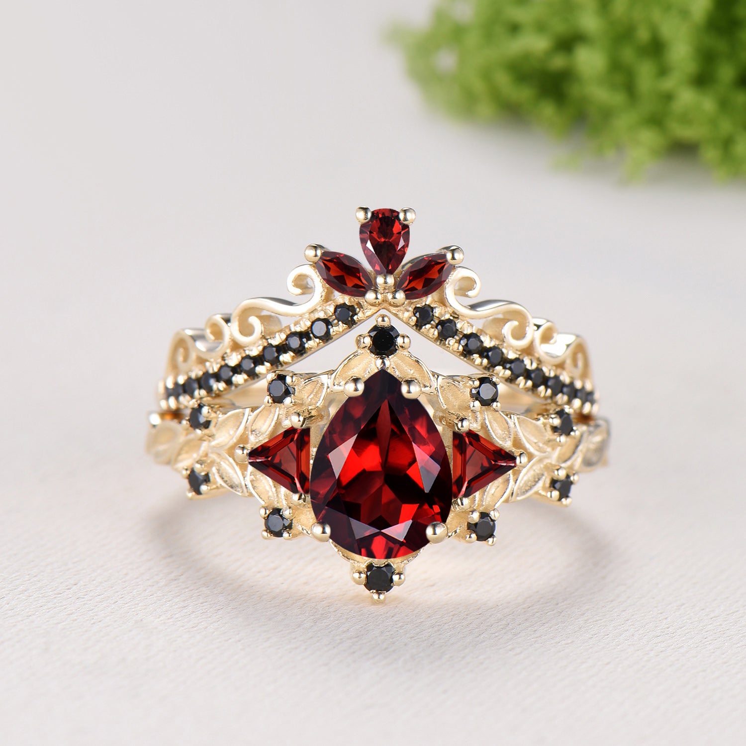 Leaf Vine Garnet Engagement Ring Set Pear Cut Art Deco January Birthstone Black Spinel Bridal Set 14K Yellow Gold Nature Inspired Jewelry