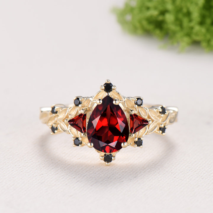 Leaf Vine Garnet Engagement Ring Set Pear Cut Art Deco January Birthstone Black Spinel Bridal Set 14K Yellow Gold Nature Inspired Jewelry