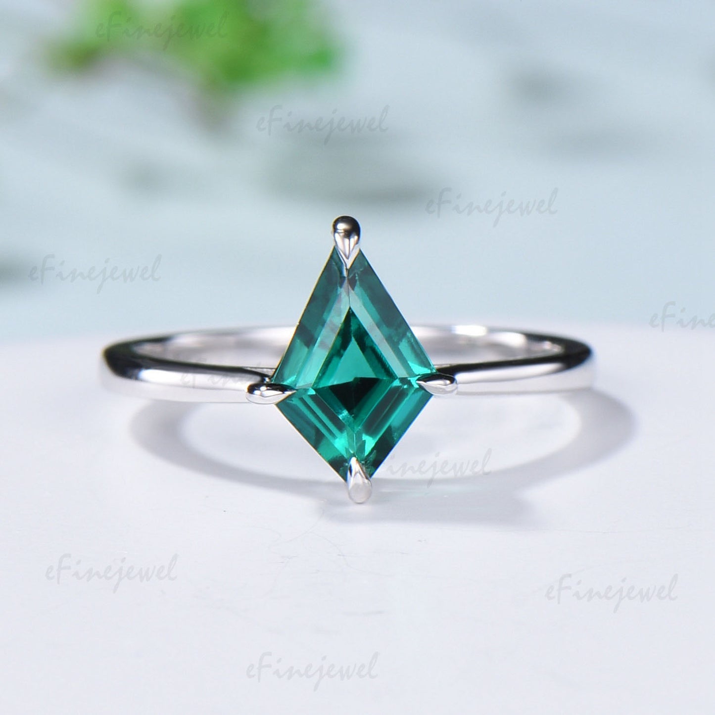 Dainty Emerald Engagement Ring Set Kite Cut Solitaire Minimalist Wedding Set Rose Gold Art Deco May birthstone Bridal Set Anniversary Gift