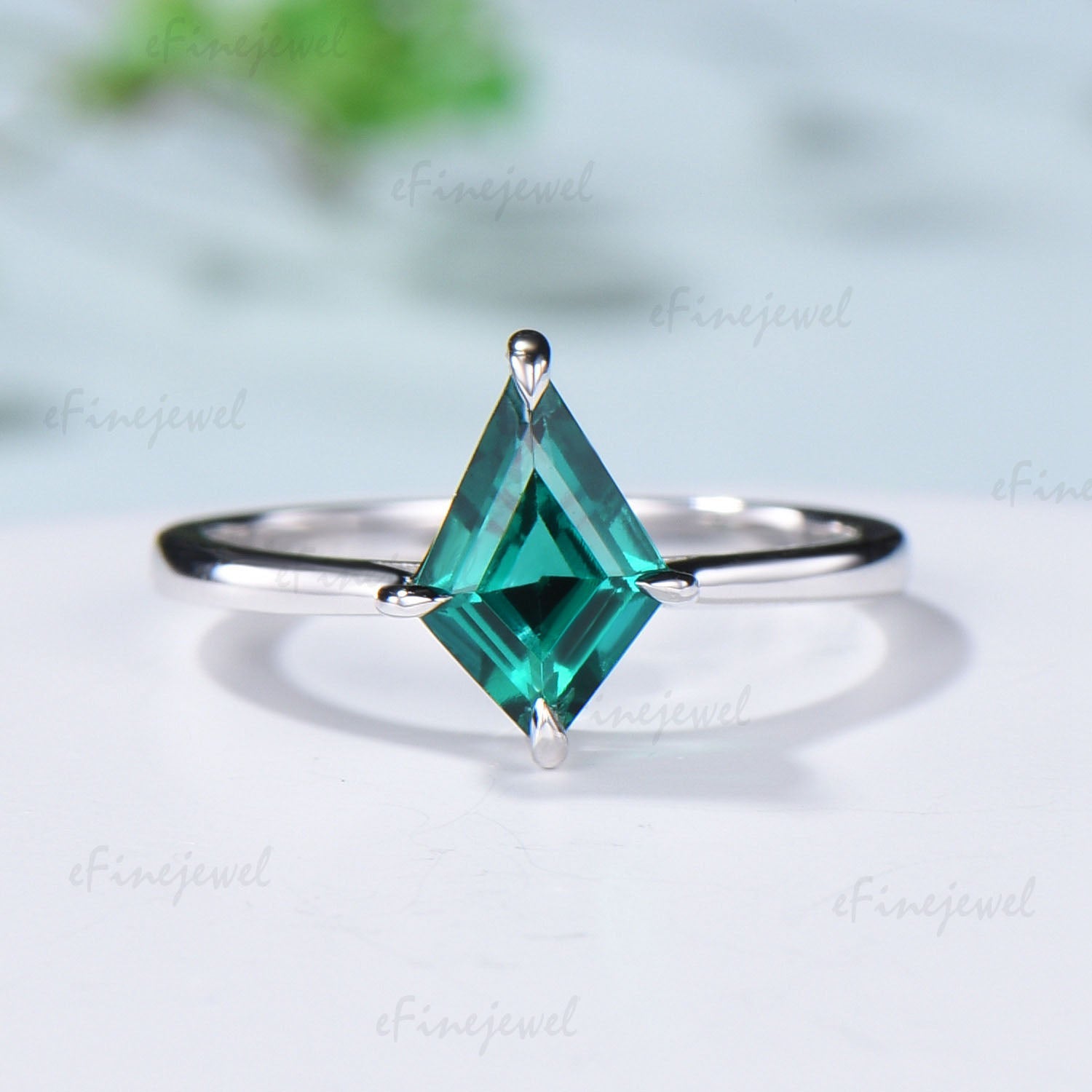 Dainty Emerald Engagement Ring Set Kite Cut Solitaire Minimalist Wedding Set Rose Gold Art Deco May birthstone Bridal Set Anniversary Gift