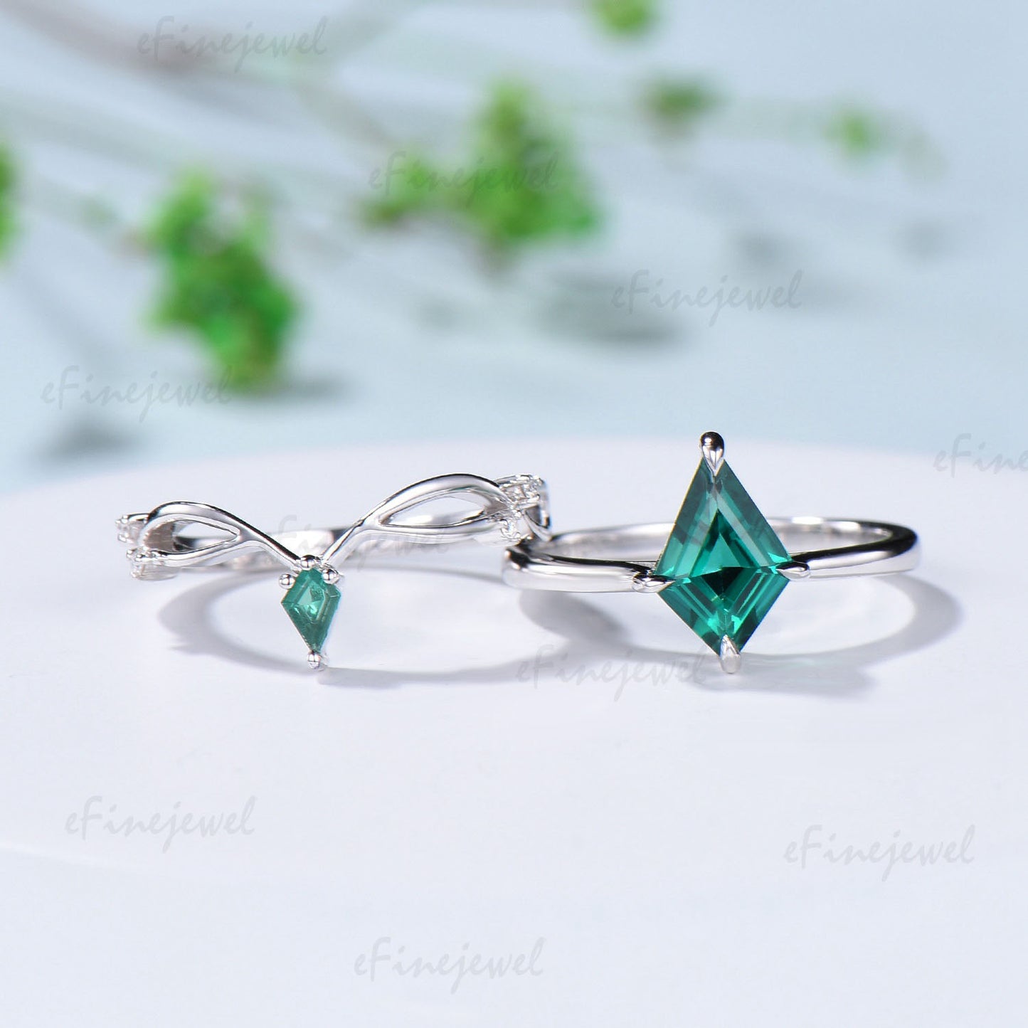 Dainty Emerald Engagement Ring Set Kite Cut Solitaire Minimalist Wedding Set Rose Gold Art Deco May birthstone Bridal Set Anniversary Gift