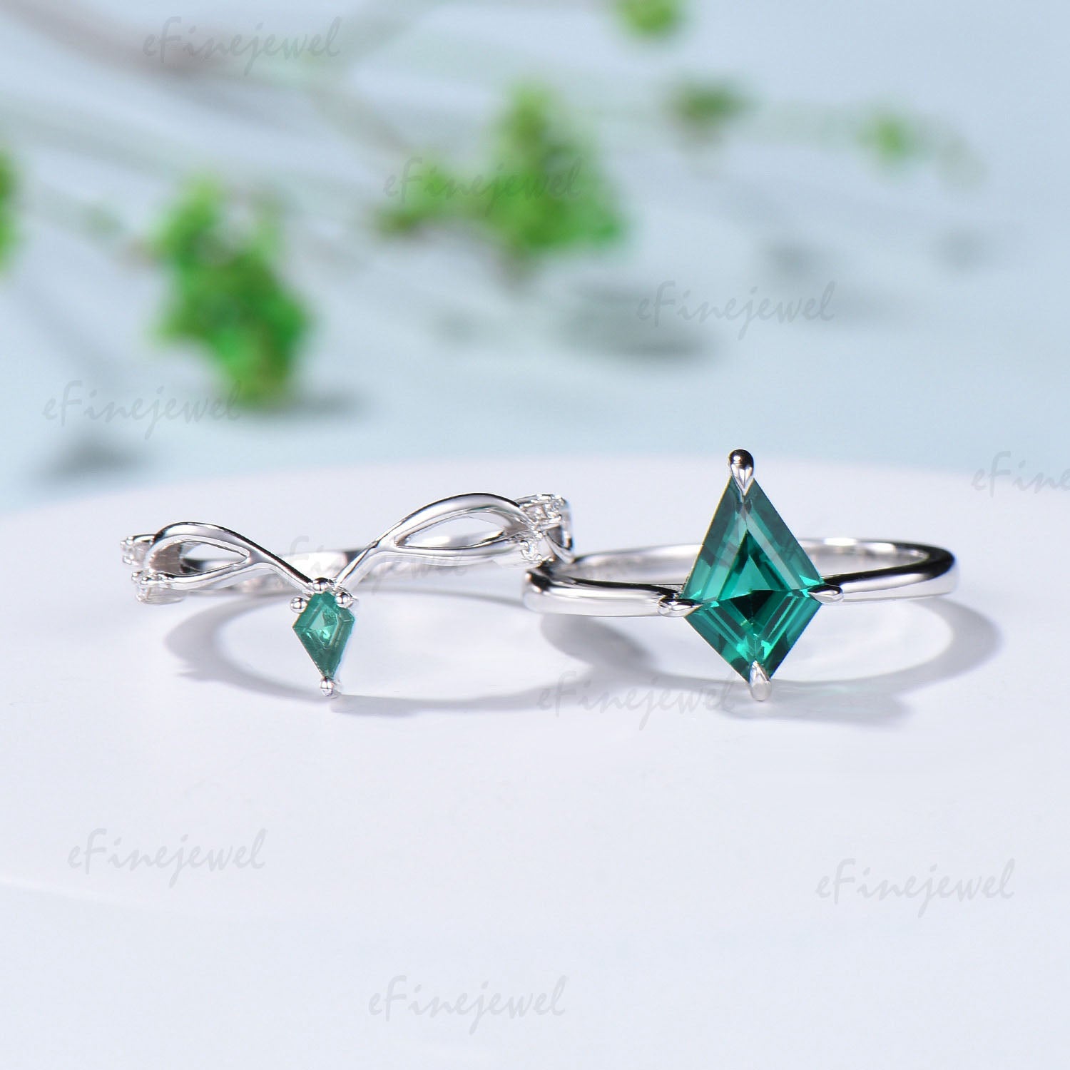 Dainty Emerald Engagement Ring Set Kite Cut Solitaire Minimalist Wedding Set Rose Gold Art Deco May birthstone Bridal Set Anniversary Gift