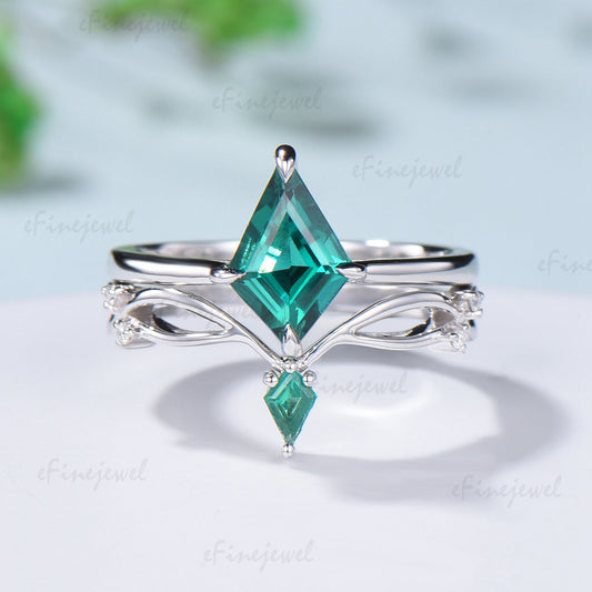 Dainty Emerald Engagement Ring Set Kite Cut Solitaire Minimalist Wedding Set Rose Gold Art Deco May birthstone Bridal Set Anniversary Gift