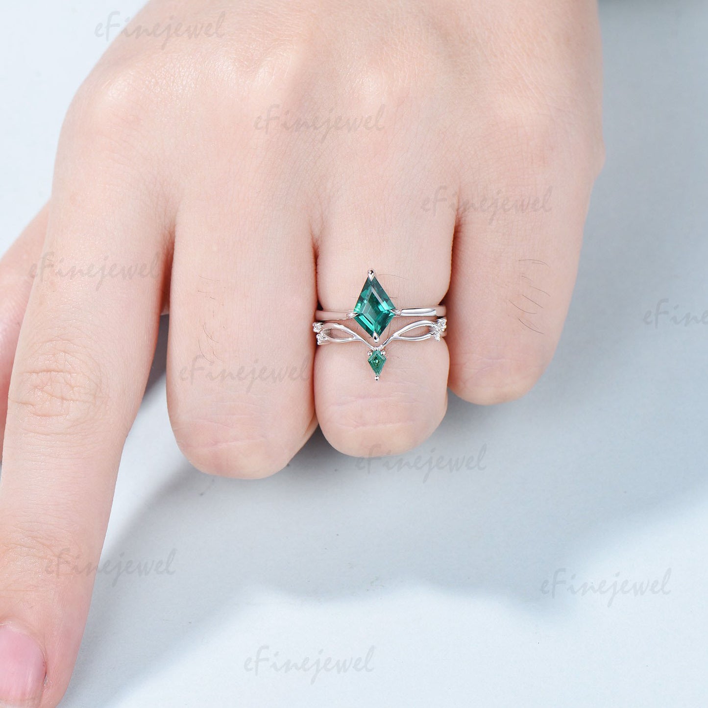 Dainty Emerald Engagement Ring Set Kite Cut Solitaire Minimalist Wedding Set Rose Gold Art Deco May birthstone Bridal Set Anniversary Gift