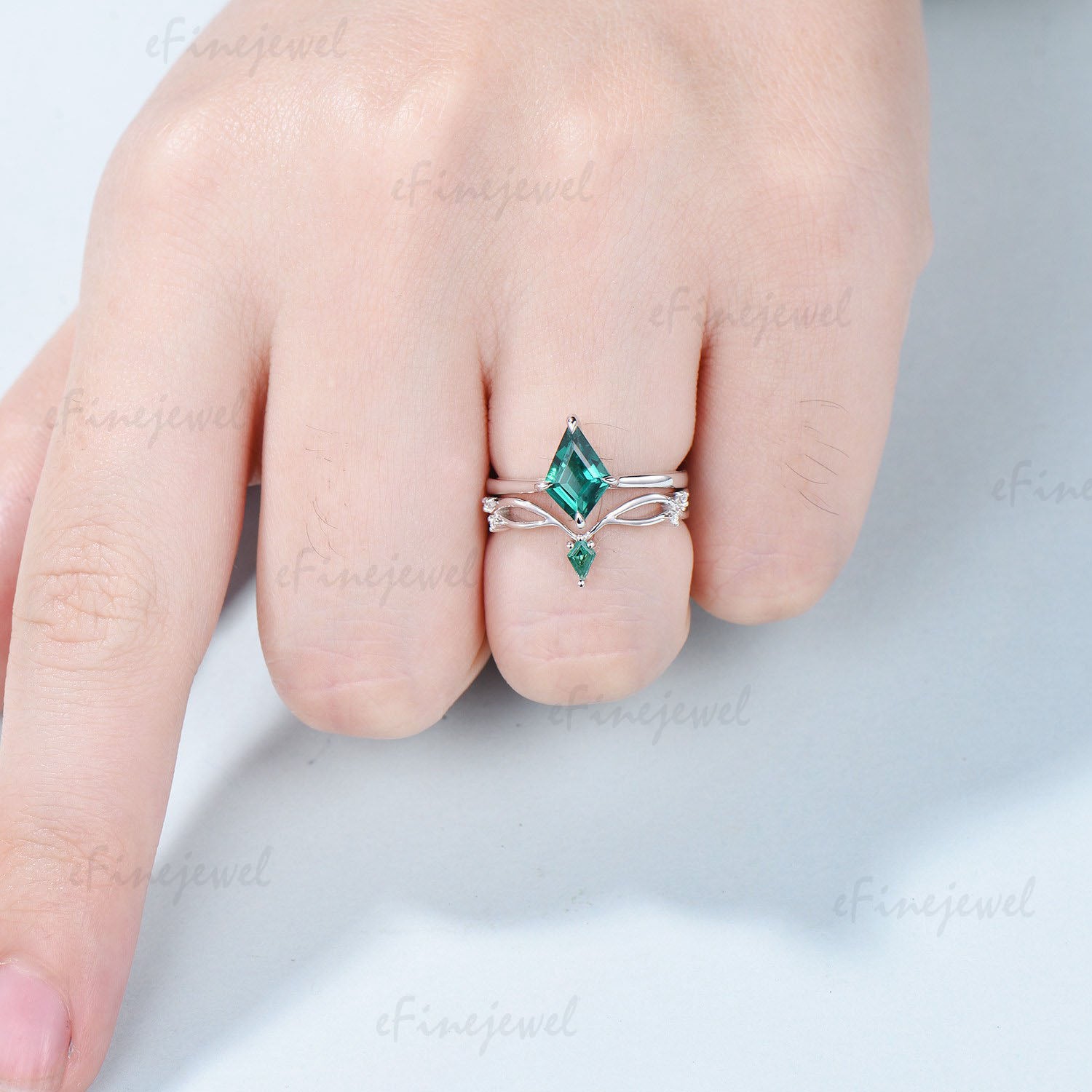Dainty Emerald Engagement Ring Set Kite Cut Solitaire Minimalist Wedding Set Rose Gold Art Deco May birthstone Bridal Set Anniversary Gift