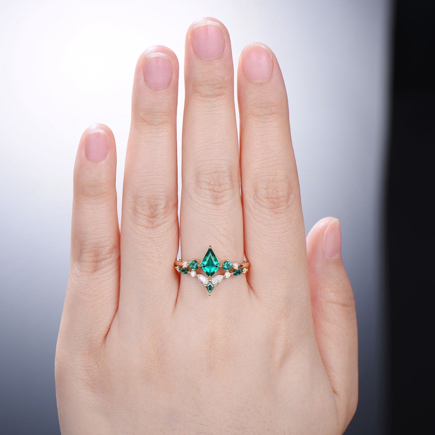 Vintage Art deco Kite Shape Engagement Rings, Lab Grown Emerald Kite Shape Wedding Ring Set, retailer Green Stone Kite Shape Ring Set, Gift for Woman