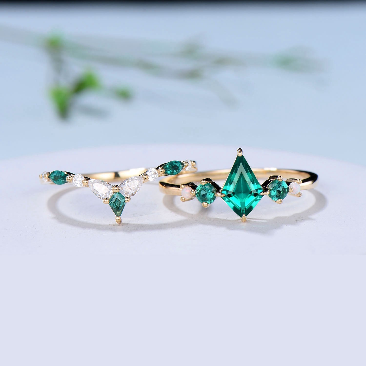 Vintage Kite Cut Emerald Ring Unique Five Stone Green Emerald Engagement Ring Set Art Deco Opal Moissanite Stacking Bridal Set Women Gift - PENFINE