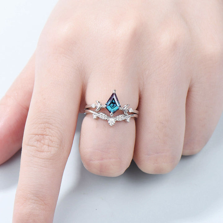 Vintage kite shaped Alexandrite engagement ring set rose gold Unique Celestial moon wedding ring for women band June birthstone promise ring - PENFINE