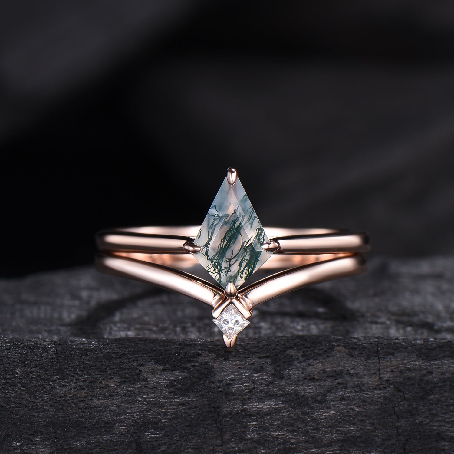 Vintage unique kite shaped green moss agate engagement ring set rose gold silver dainty princess cut moissanite bridal ring set for women