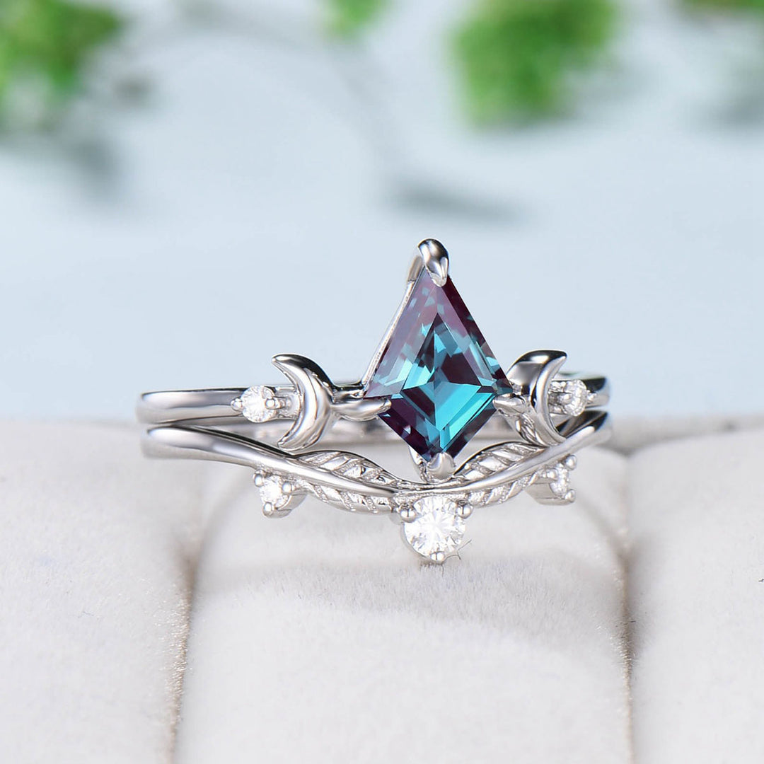 Vintage kite shaped Alexandrite engagement ring set rose gold Unique Celestial moon wedding ring for women band June birthstone promise ring - PENFINE