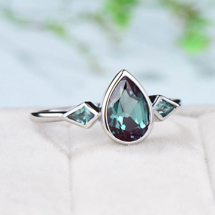 Vintage 6x9mm Pear Shaped Alexandrite Engagement Ring Three Stone Bezel Set kite color change alexandrite rose gold Wedding Ring For Women - PENFINE