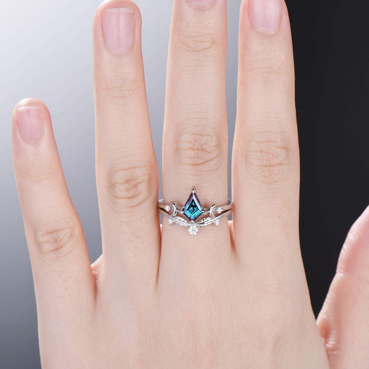 Vintage kite shaped Alexandrite engagement ring set rose gold Unique Celestial moon wedding ring for women band June birthstone promise ring - PENFINE