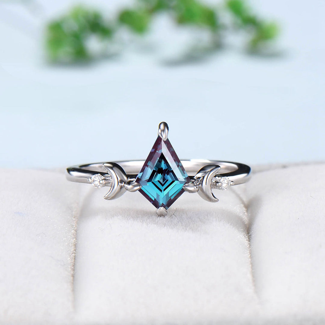 Vintage kite shaped Alexandrite engagement ring set rose gold Unique Celestial moon wedding ring for women band June birthstone promise ring - PENFINE