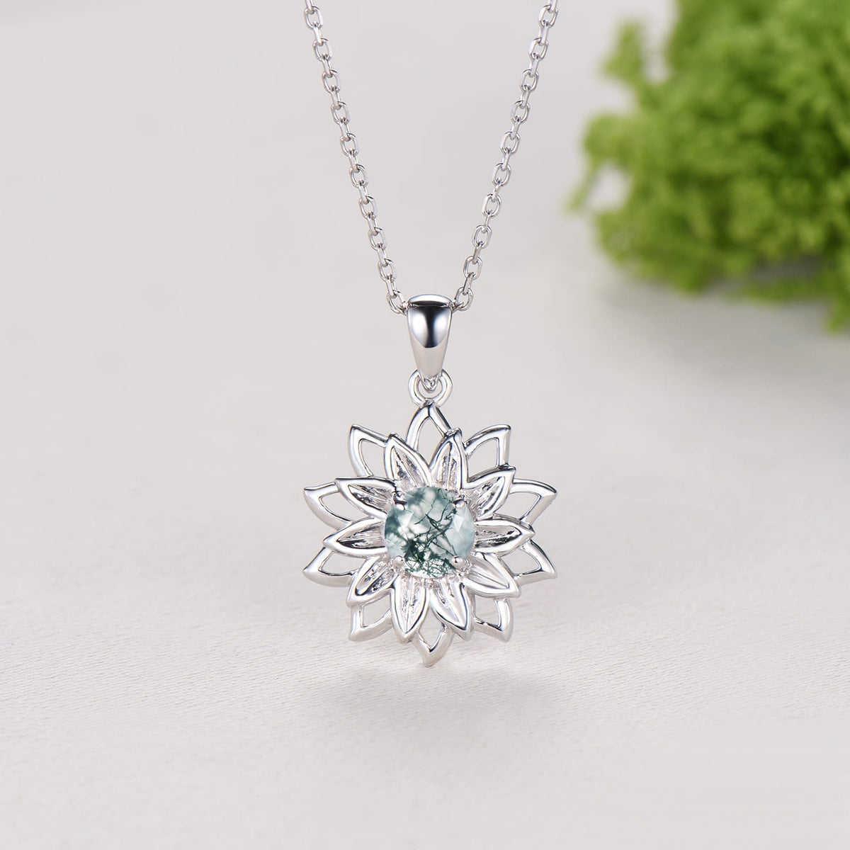 Vintage Sunflower Moss Agate Pendant Necklace, Spinner Design, Birthday Jewelry Gift