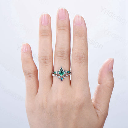 Kite Cut Green Bezel Set Emerald Engagement Ring Set | Curved Moon Star Alexandrite Band - PENFINE