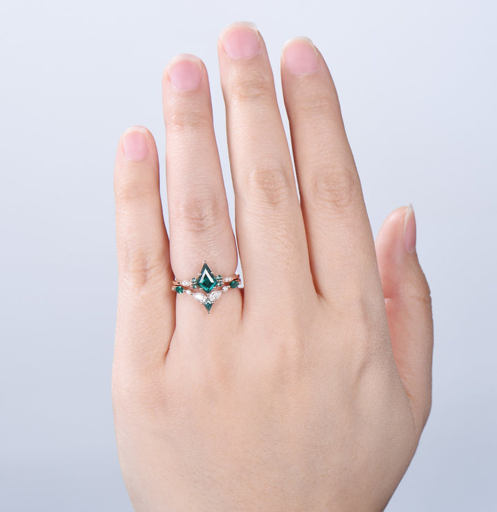 Vintage Kite Cut Emerald Ring For Women Silver Rose Gold Unique Lab Emerald Engagement Ring Art Deco Marquise Milgrain Wedding Ring Set - PENFINE