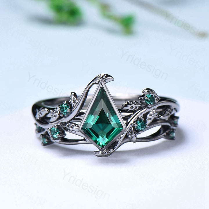 Gothic Forest Vine Kite Cut Emerald Engagement Ring Set | Black Gold & Bezel Wedding Set - PENFINE