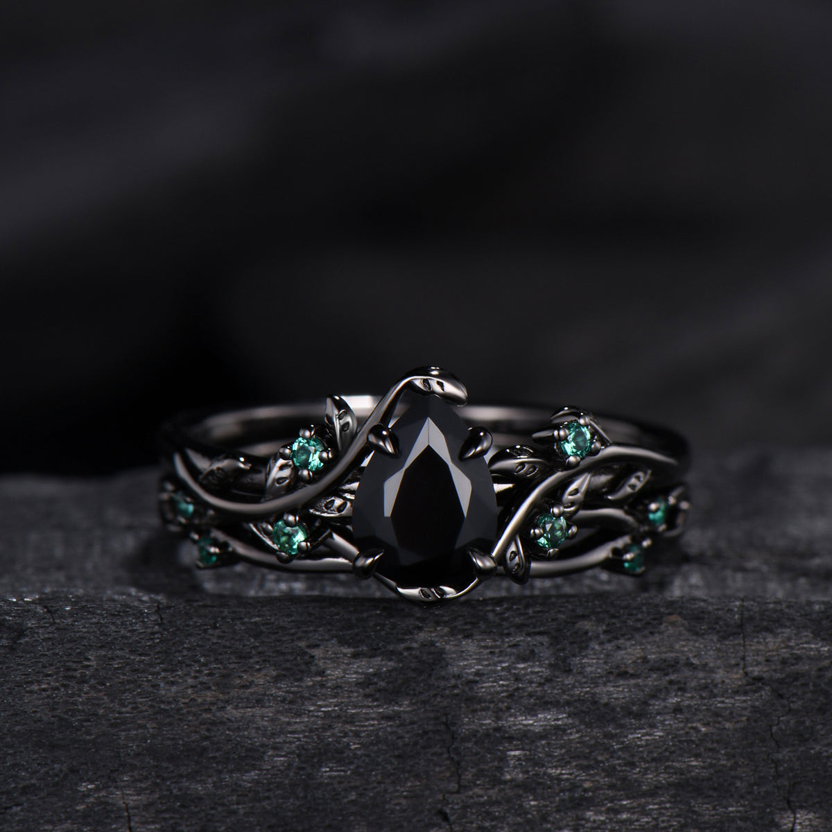 Pear shaped natural black onyx engagement ring set leaf design emerald gothic wedding set twig vine nature inspired emerald 2pcs bridal set