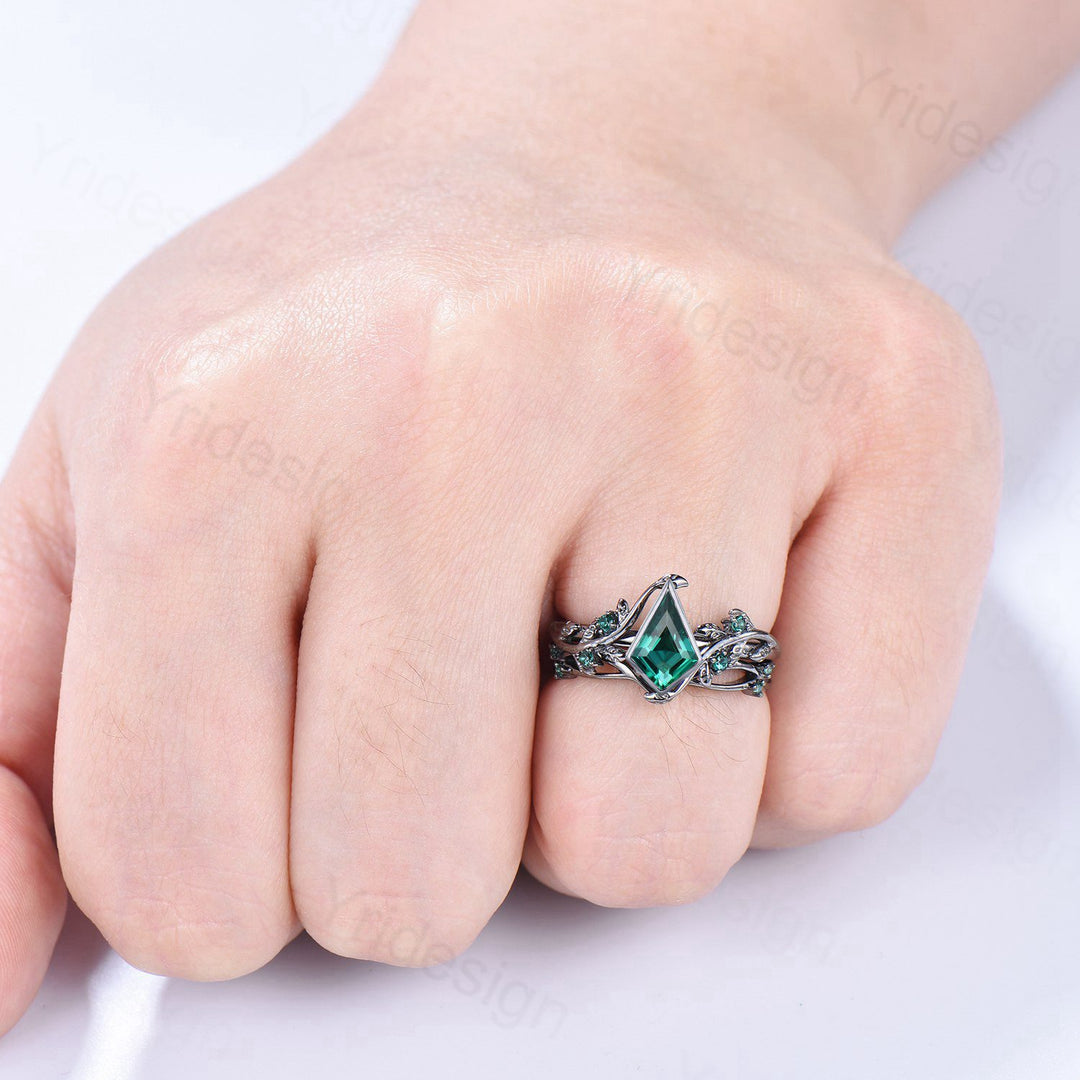 Gothic Forest Vine Kite Cut Emerald Engagement Ring Set | Black Gold & Bezel Wedding Set - PENFINE