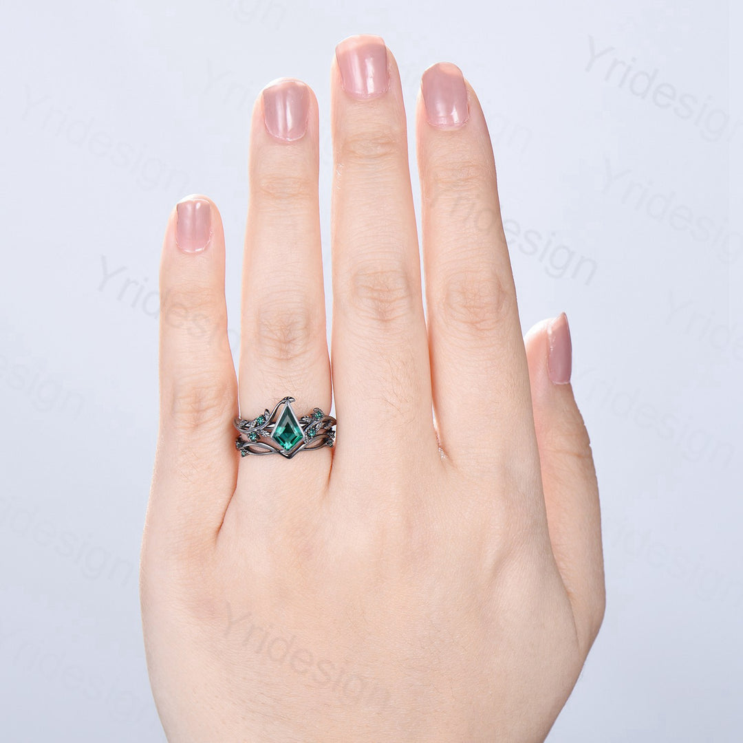 Gothic Forest Vine Kite Cut Emerald Engagement Ring Set | Black Gold & Bezel Wedding Set - PENFINE