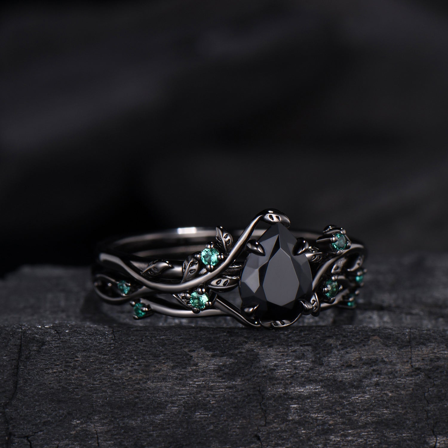 Pear shaped natural black onyx engagement ring set leaf design emerald gothic wedding set twig vine nature inspired emerald 2pcs bridal set