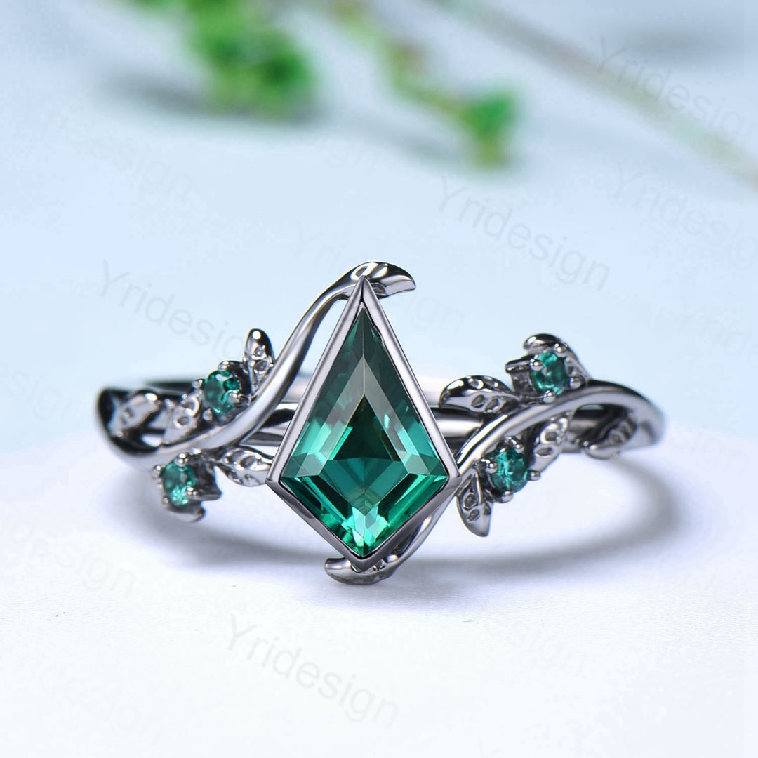 Gothic Forest Vine Kite Cut Emerald Engagement Ring Set | Black Gold & Bezel Wedding Set - PENFINE