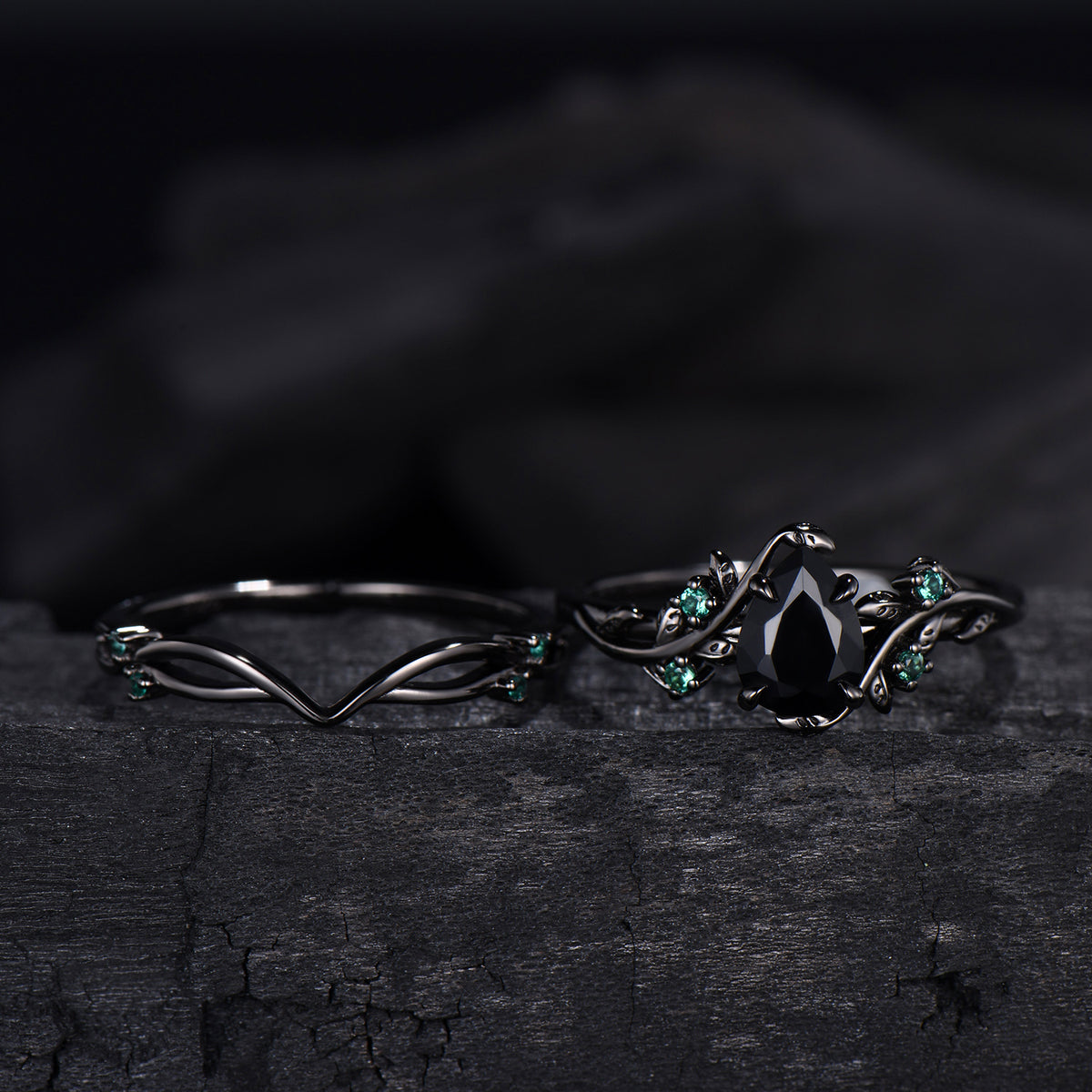 Pear shaped natural black onyx engagement ring set leaf design emerald gothic wedding set twig vine nature inspired emerald 2pcs bridal set