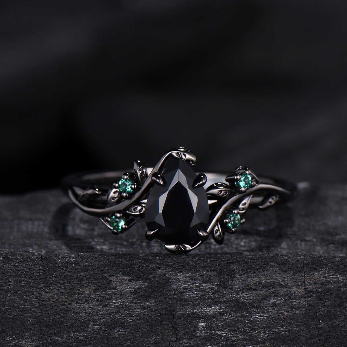 Pear shaped natural black onyx engagement ring set leaf design emerald gothic wedding set twig vine nature inspired emerald 2pcs bridal set