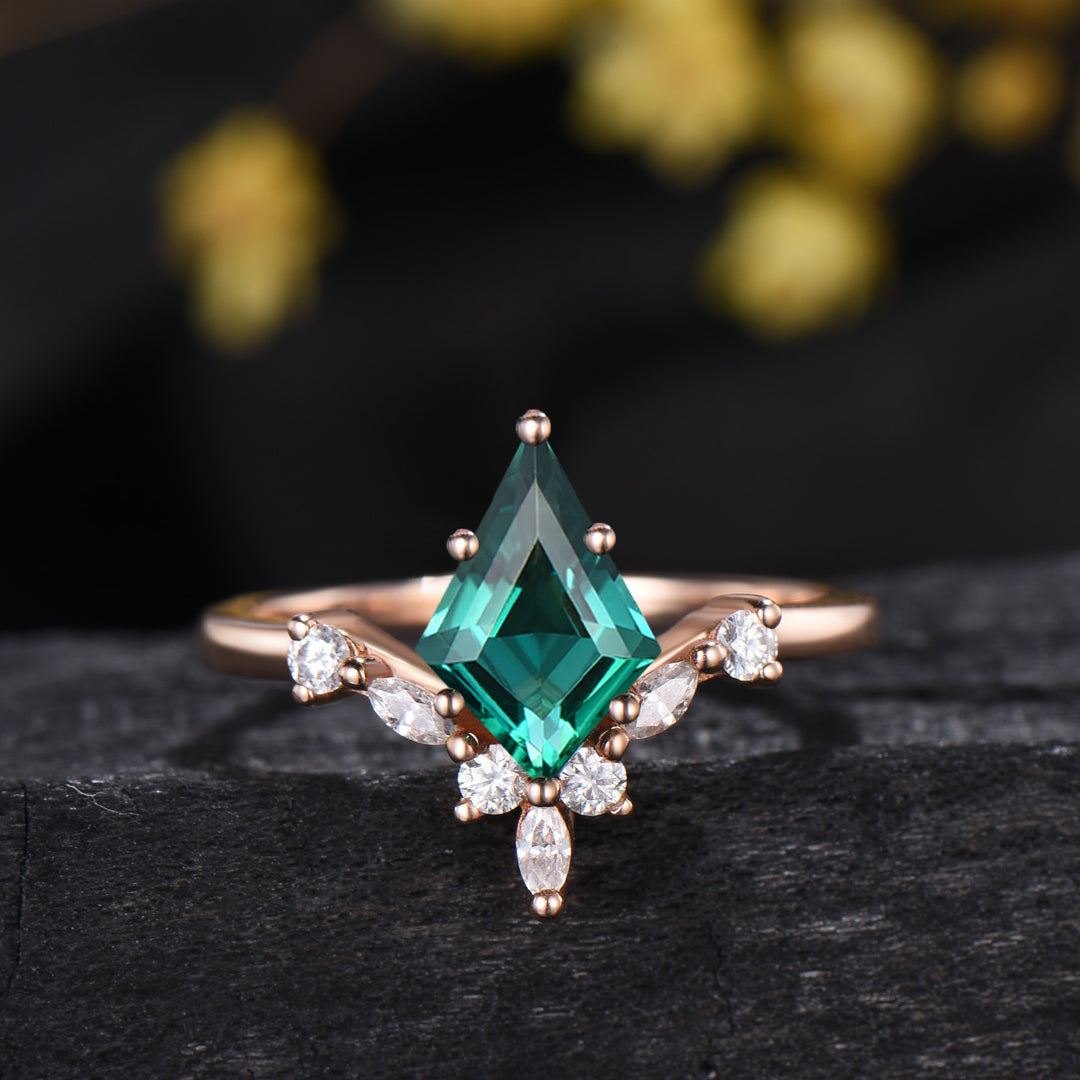 Art Deco Kite Cut Emerald Wedding Ring Set, May Birthstone 14K Rose Gold Engagement Ring, Unique Promise Promise Ring For Women