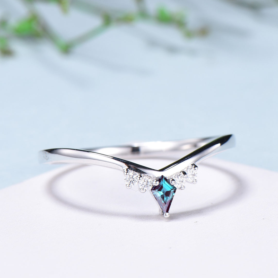 Dainty Curved Alexandrite Wedding Ring Women Kite Alexandrite Stacking Band Moissanite  Anniversary Ring Art Deco June Promise Ring For Her - PENFINE
