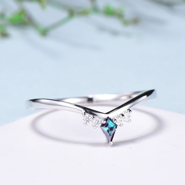 Dainty Curved Alexandrite Wedding Ring Women Kite Alexandrite Stacking Band Moissanite  Anniversary Ring Art Deco June Promise Ring For Her - PENFINE