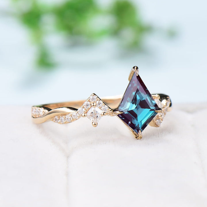 Unique twisted kite cut alexandrite engagement ring infinity color change moissanite wedding ring for women yellow gold June birthstone gift - PENFINE