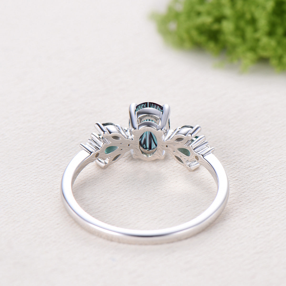 Unique Fantasy Cut Oval Shaped Color-change Alexandrite Engagement Ring Green Agate Emerald Cluster Ring