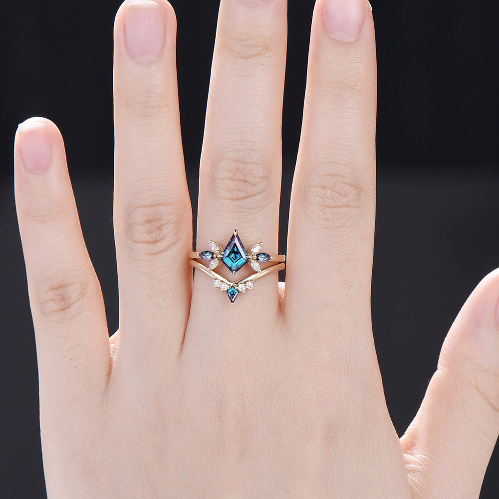 Vintage Alexandrite Engagement Ring Set Kite Cut Cluster marquise alexandrite wedding ring set Retro color change stone stacking bridal set - PENFINE